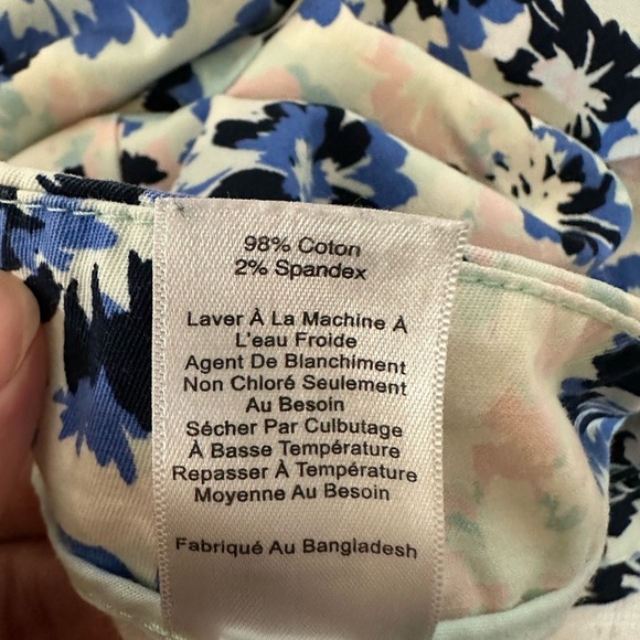 Talbots Floral Women Shorts - Blue and Cream🌴☀️ - Picture 7 of 12